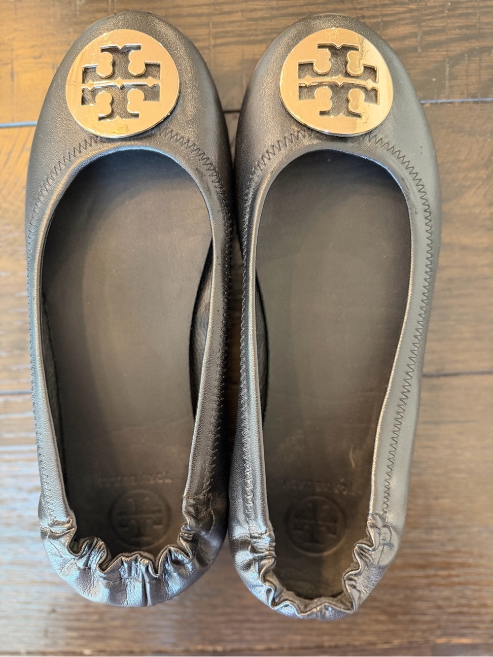 Tory Burch Black Leather Ballet Flats with Gold Logo Medallion - Picture 5 of 5